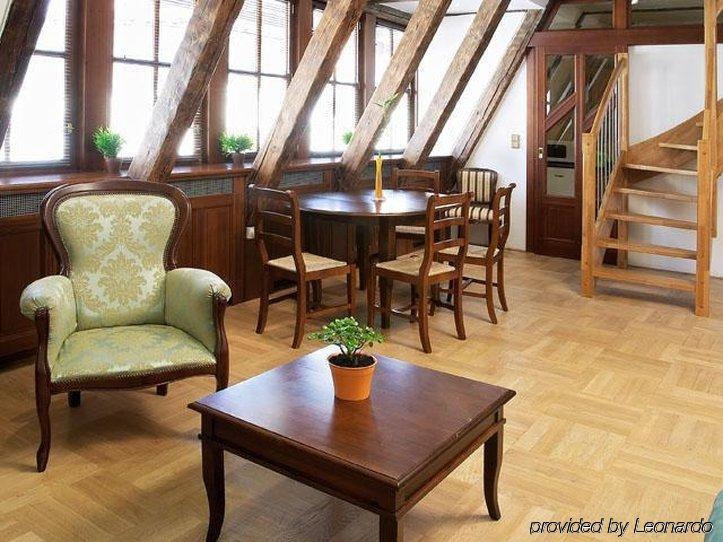 Leo Apartments Old Town Praag Interieur foto