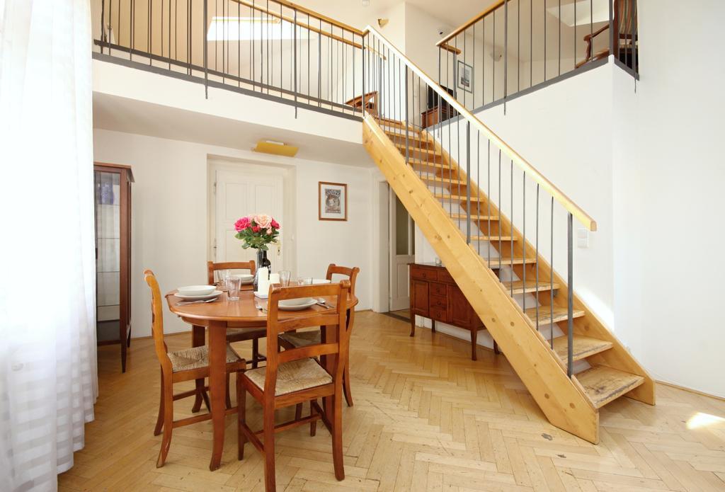 Leo Apartments Old Town Praag Kamer foto