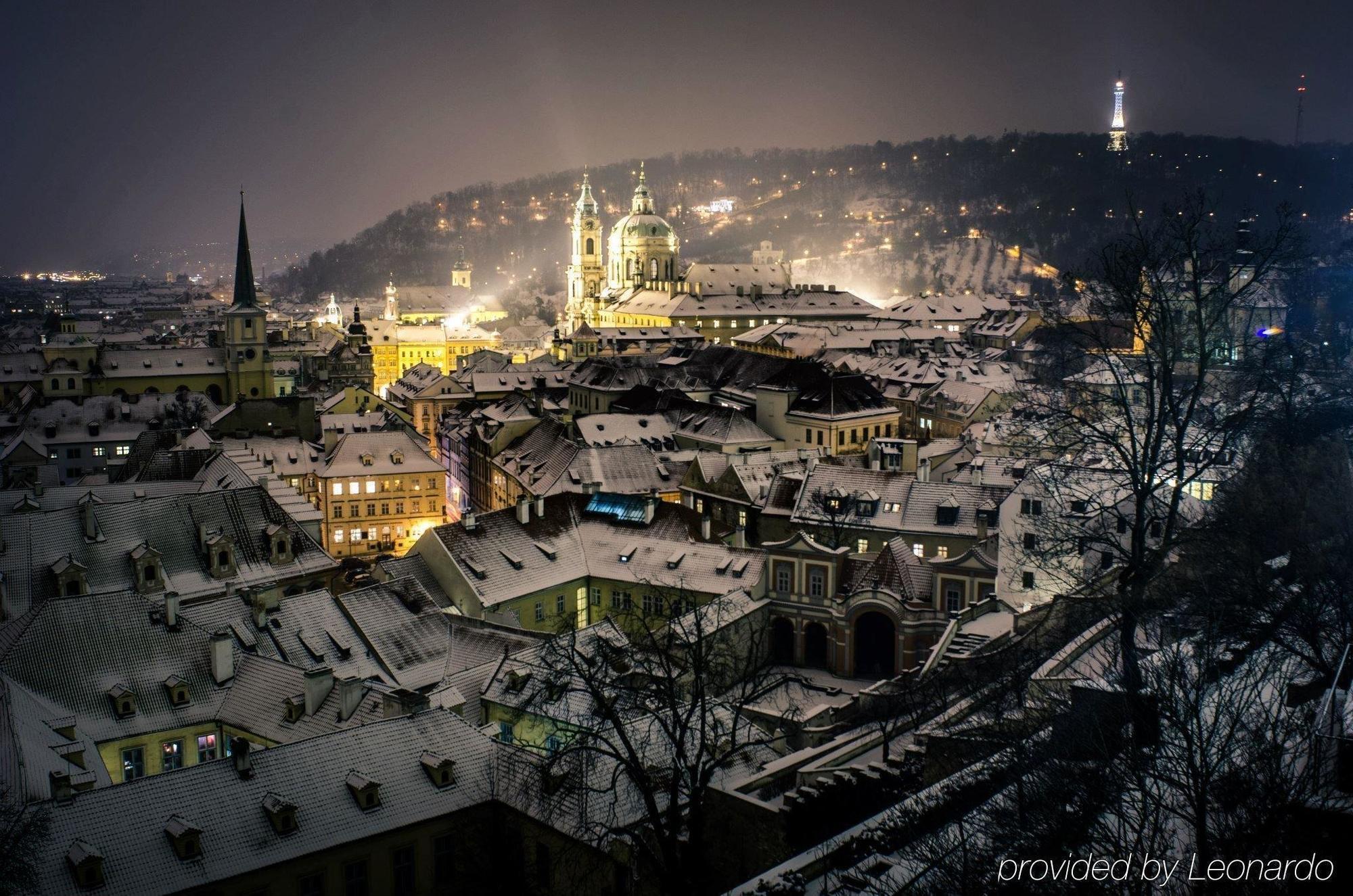 Leo Apartments Old Town Praag Buitenkant foto