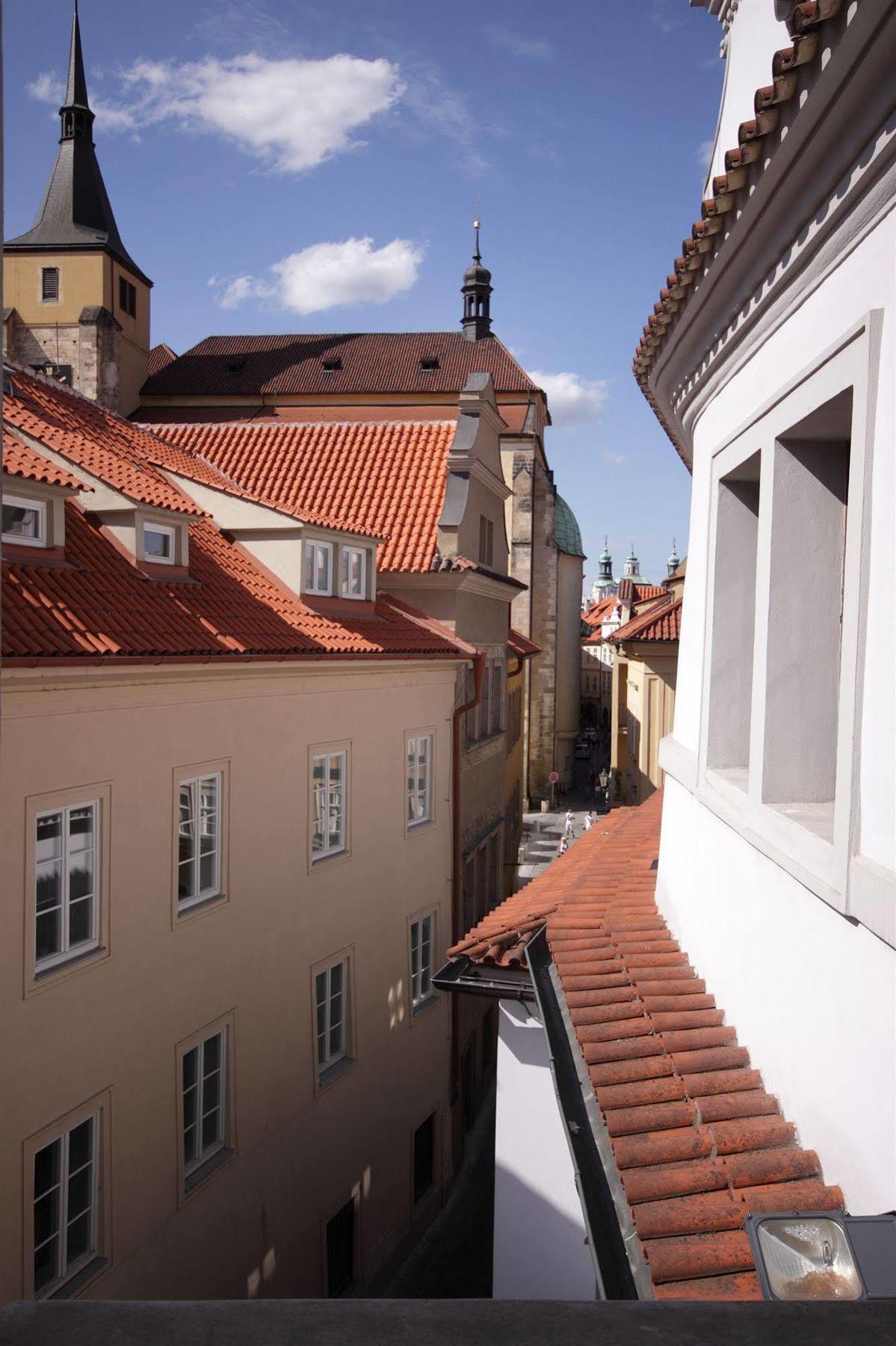 Leo Apartments Old Town Praag Buitenkant foto