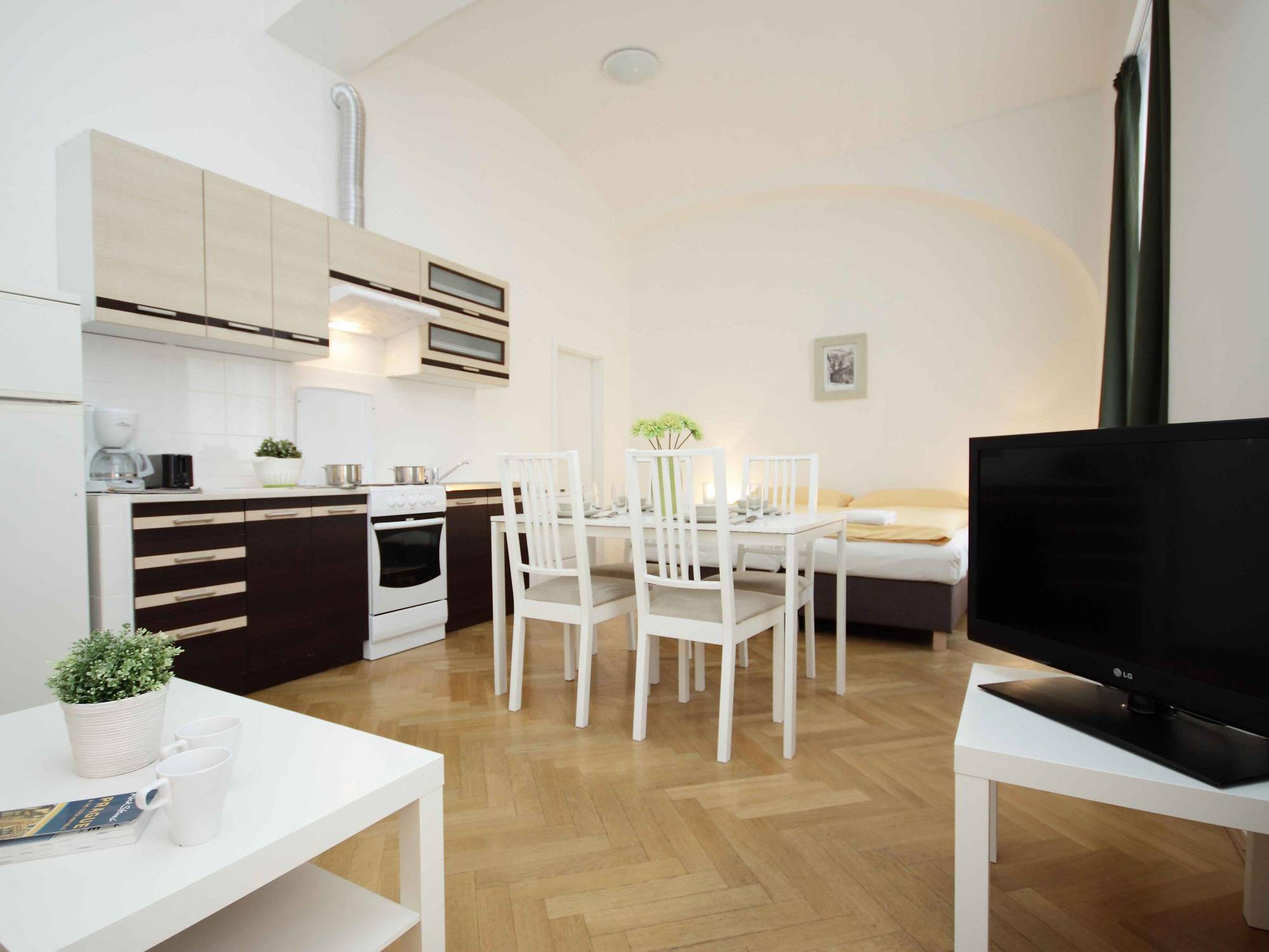 Leo Apartments Old Town Praag Buitenkant foto