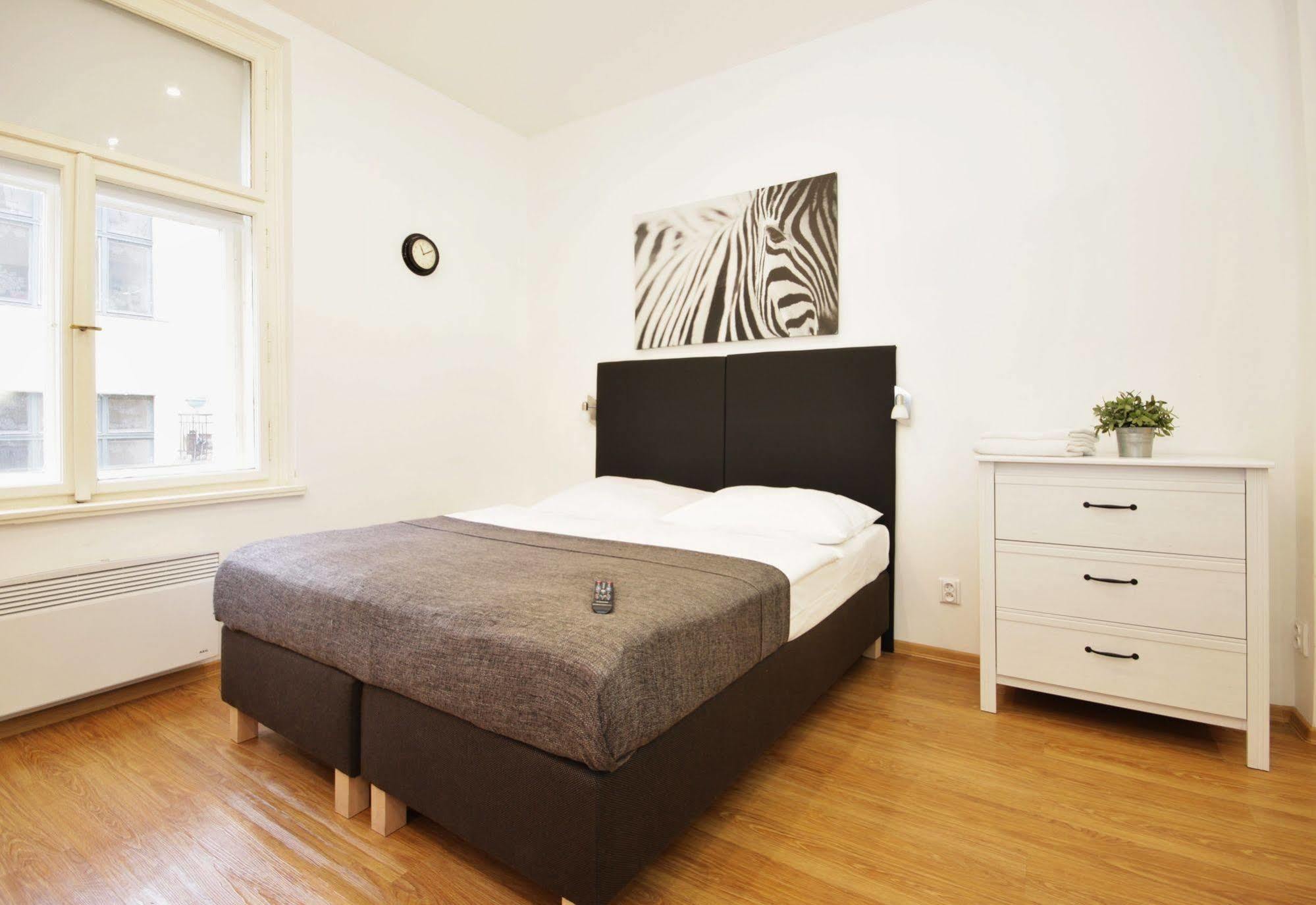 Leo Apartments Old Town Praag Buitenkant foto
