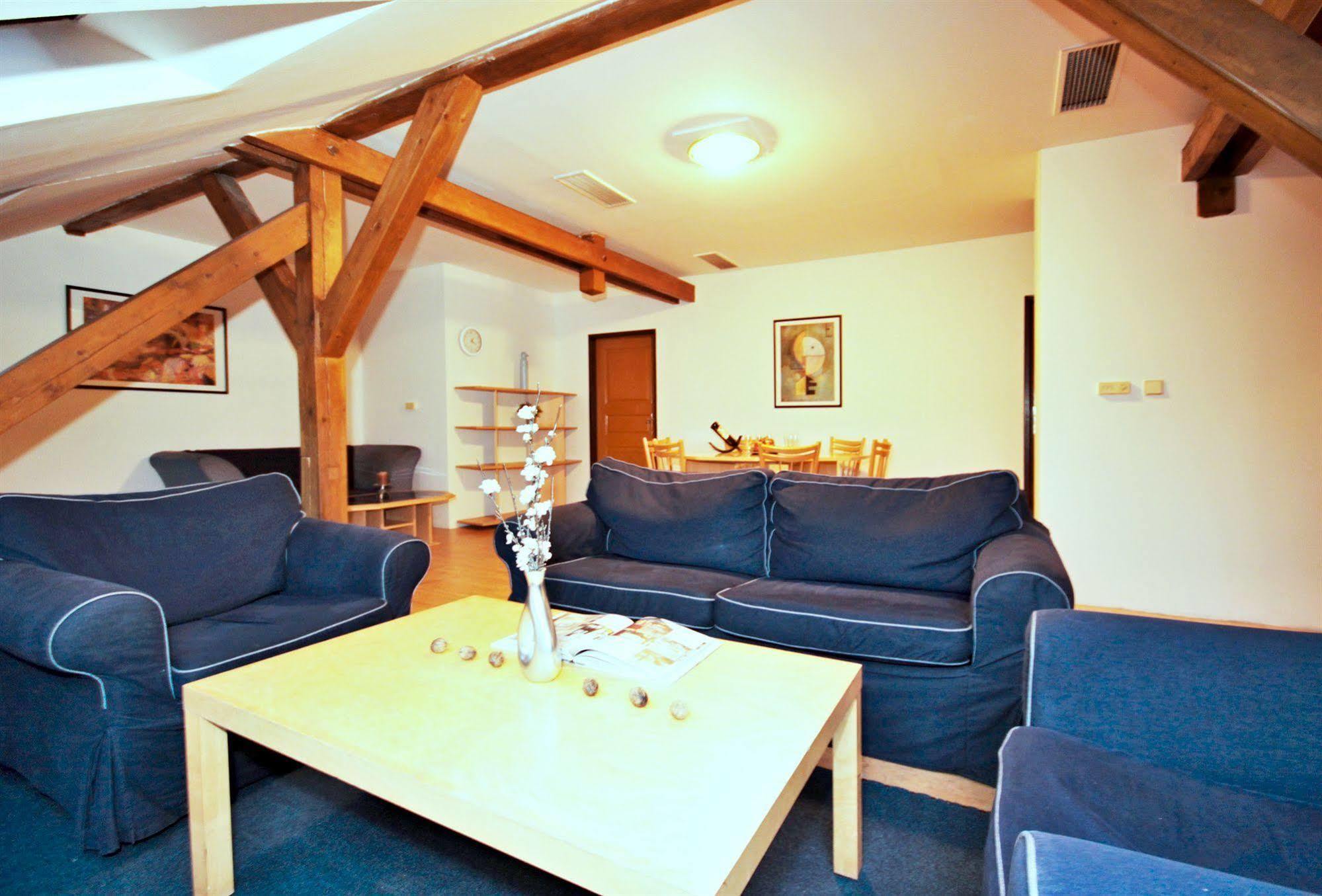 Leo Apartments Old Town Praag Buitenkant foto