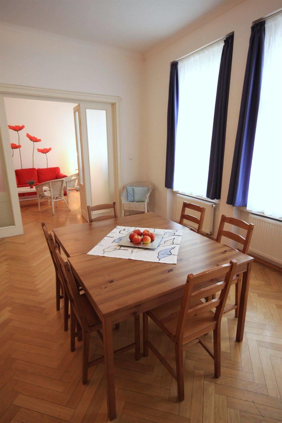 Leo Apartments Old Town Praag Buitenkant foto
