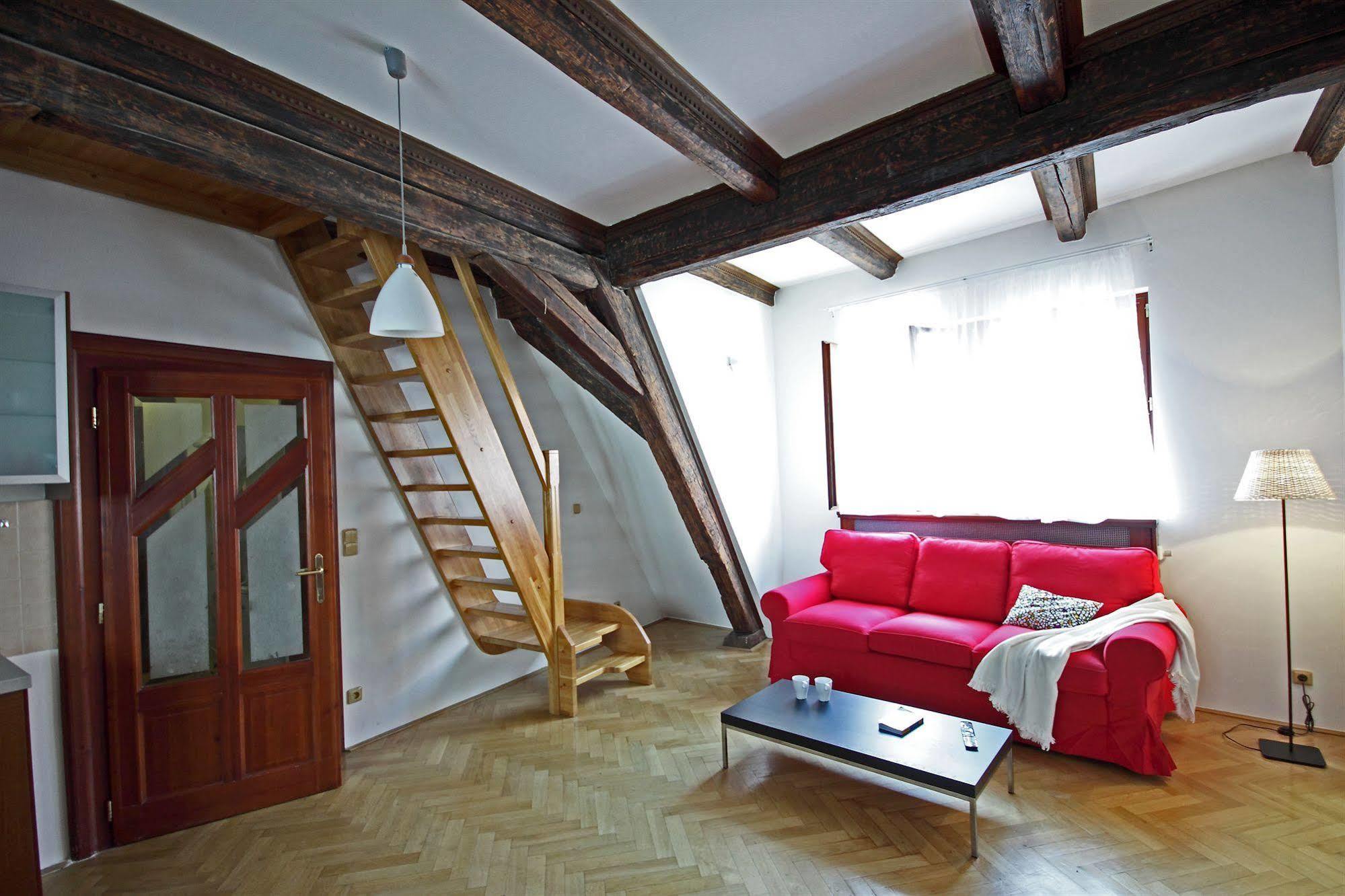 Leo Apartments Old Town Praag Buitenkant foto