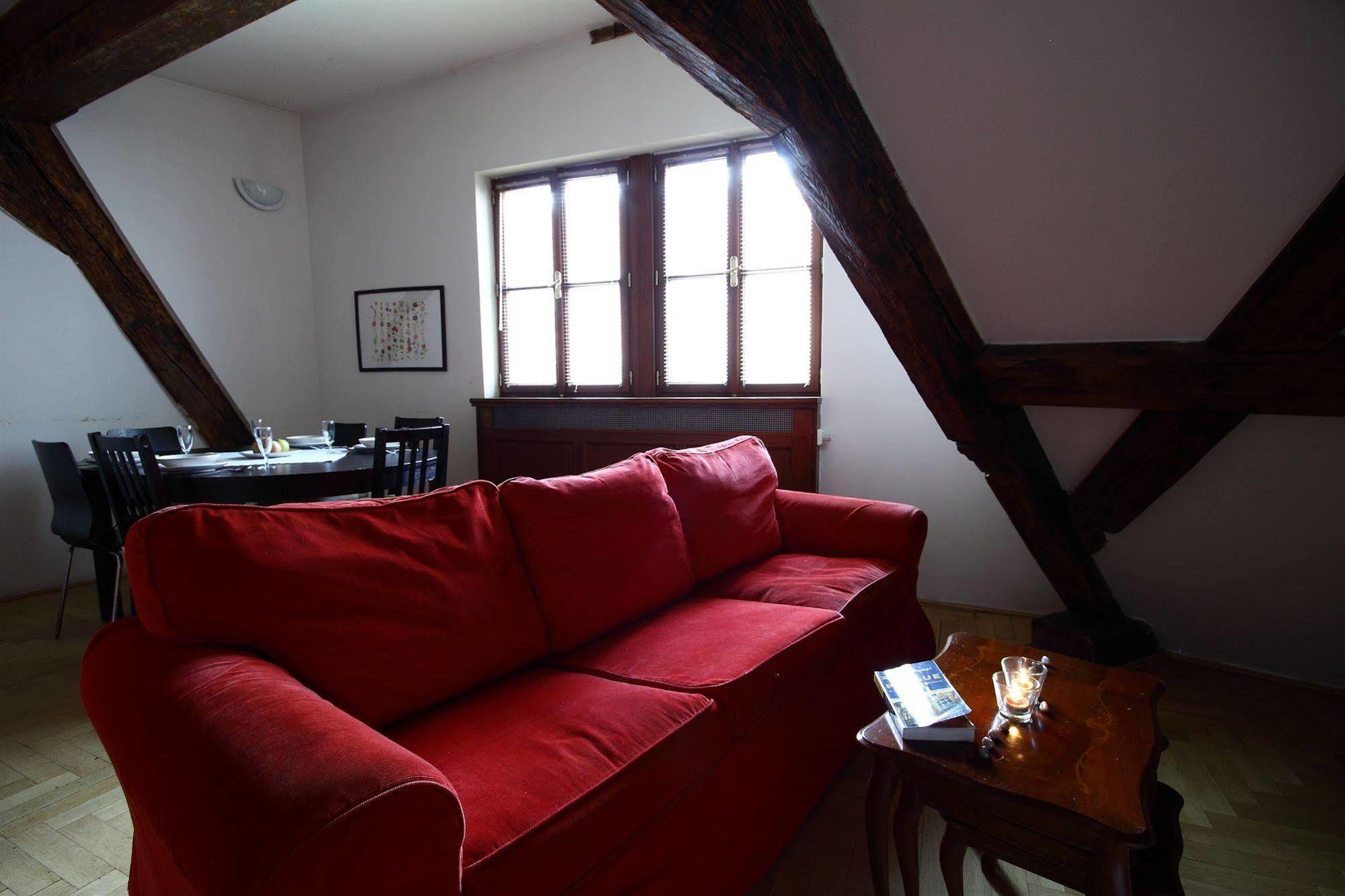 Leo Apartments Old Town Praag Buitenkant foto