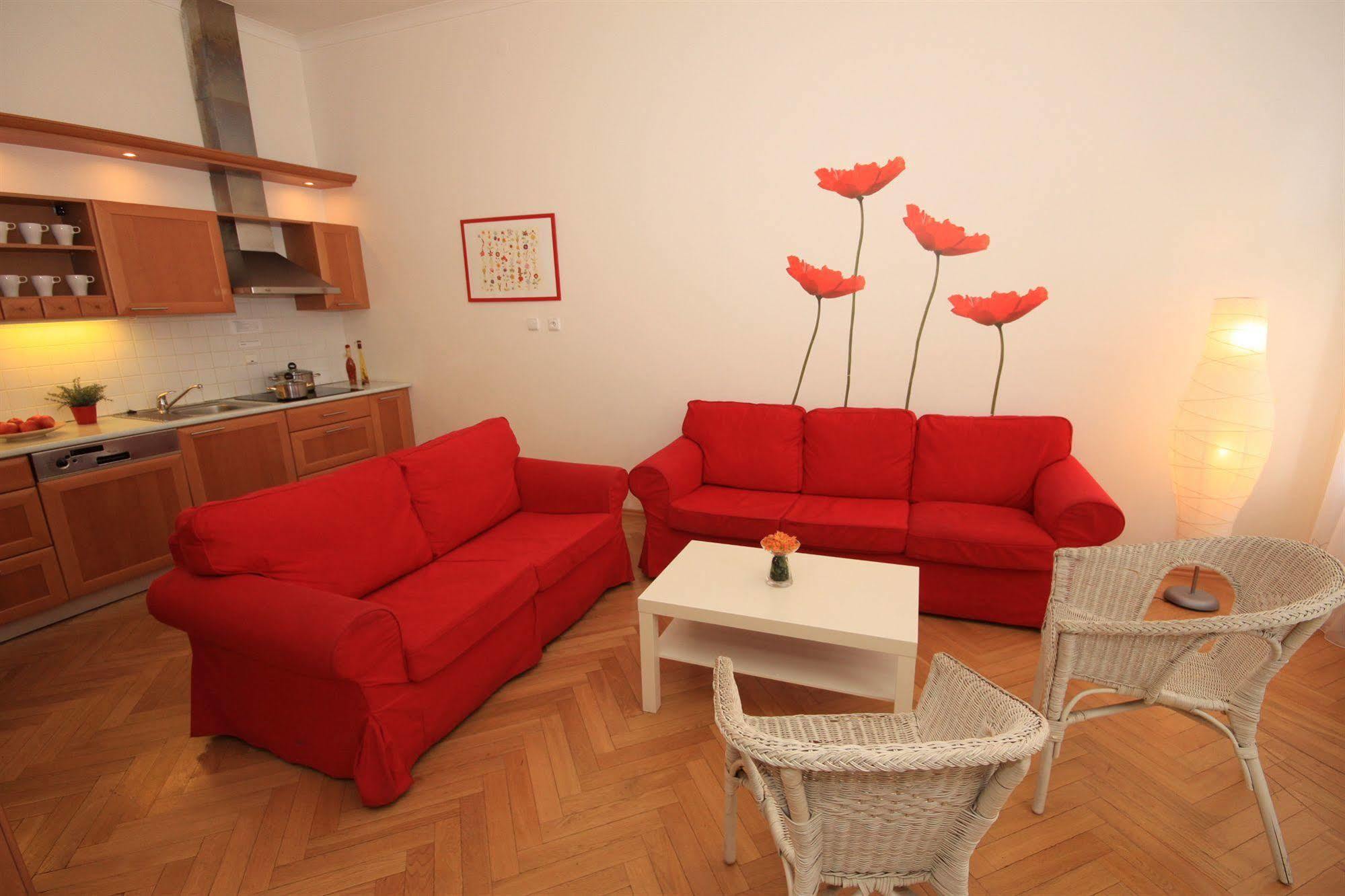 Leo Apartments Old Town Praag Buitenkant foto