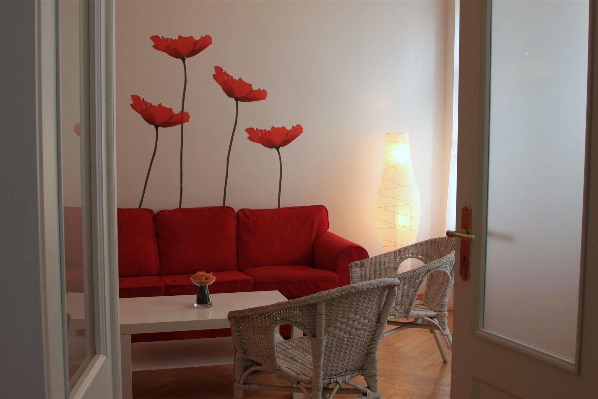 Leo Apartments Old Town Praag Buitenkant foto