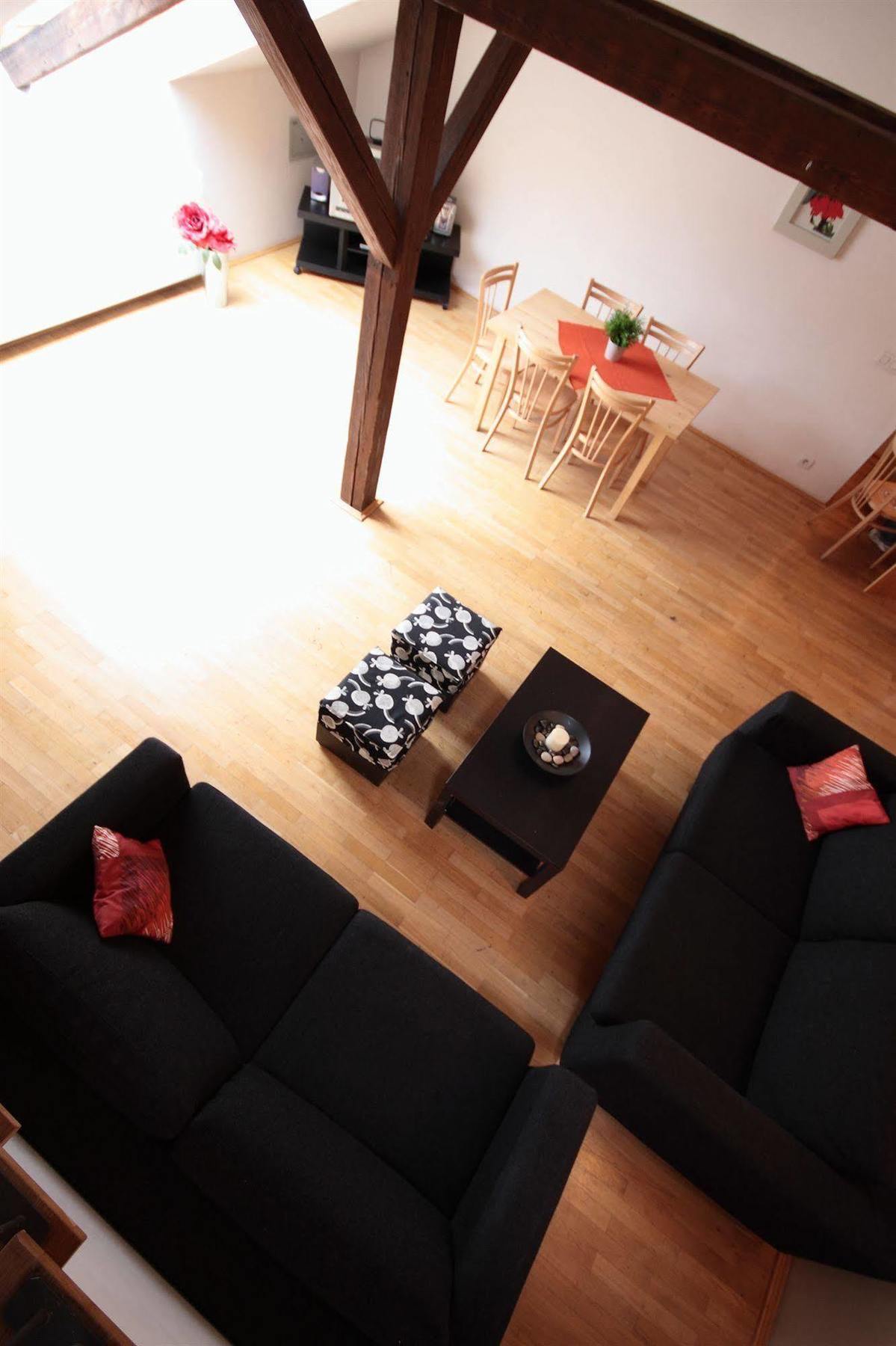 Leo Apartments Old Town Praag Buitenkant foto