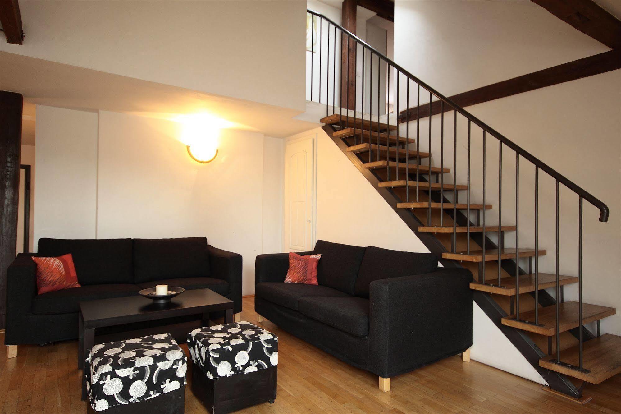 Leo Apartments Old Town Praag Buitenkant foto
